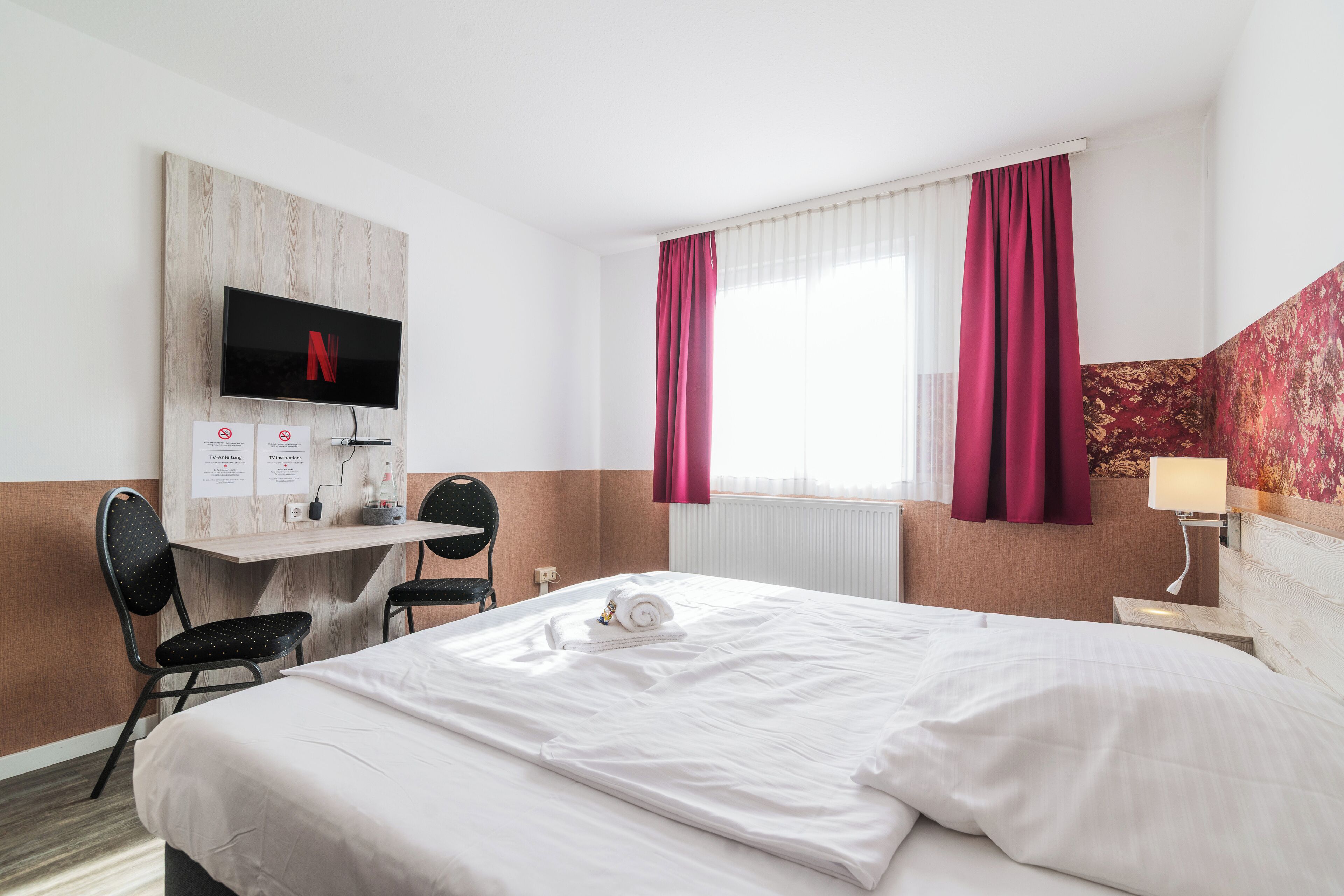 舒適單人房 | 書桌、筆電工作空間、遮光布/窗簾、免費無線上網