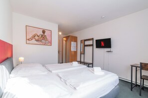 Basic Double Room | Desk, blackout drapes, free WiFi