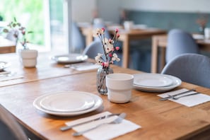 Daily continental breakfast (EUR 10 per person)