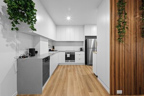 Deluxe Apartment, Balcony, City View | Private kitchen
