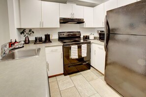 ميكروويف، فرن، موقد طهي مسطح، غسالة أطباق