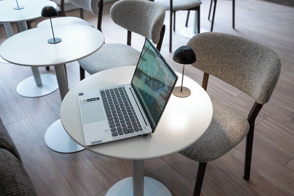 Dining - Looking for a practical and affordable place near Tilburg University? This private room is perfect for students, solo travelers, or short stays, offering a comfortable and relaxing space to come home to. (Tilburg)
