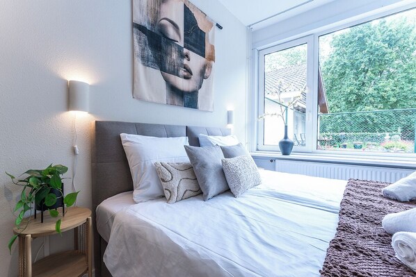 1 bedroom, travel crib, free WiFi, bed sheets