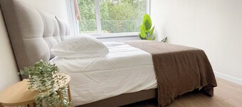 Need peace to focus? This quiet spot near University Tilburg offers an affordable stay with green surroundings, shared facilities, and easy access to campus.