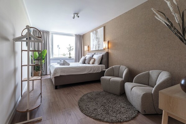 1 quarto, escrivaninha, Wi-Fi de cortesia, roupa de cama