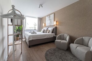 1 bedroom, desk, free WiFi, bed sheets