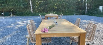 Live close to campus without breaking the bank! This comfy spot is just a short nature walk from University Tilburg. A small but smartly designed 7 mÂČ room with a cozy hotel bed, fast internet, and a desk for your laptop.