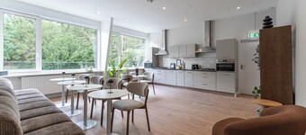 Restez proche du campus sans trop dépenser. Cette chambre confortable se trouve à quelques pas dans un environnement verdoyant de l'Université de Tilburg. Cet espace compact de 7 m² comprend un lit d'hôtel douillet, un Wi-Fi rapide et un bureau.