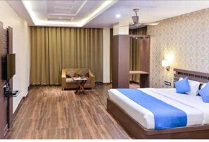 Laptop workspace, free WiFi