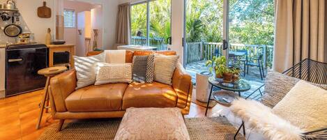 Fernseher, Kamin, Arbeitsbereiche