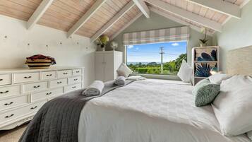 3 bedrooms, iron/ironing board