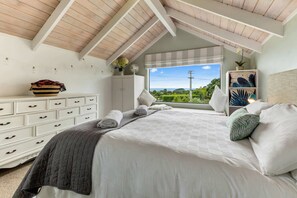 3 bedrooms, iron/ironing board - Palm Beach Escape - Our Island (Waiheke Island)