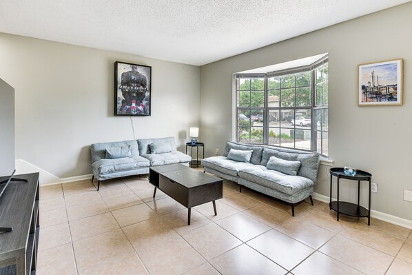 Apartment (3 Bedrooms) | Interior - 2 Mi to Garniers Beach Park: Pet-friendly FWB Home (Fort Walton Beach)