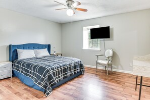 Apartment (3 Bedrooms) | Interior - 2 Mi to Garniers Beach Park: Pet-friendly FWB Home (Fort Walton Beach)