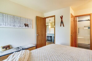 Interior - 3rd-floor Condo w/ Lake Dillon & Mtn Views! (Silverthorne)