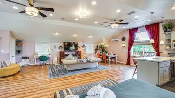 Apartment (0 Bedroom) | Interior