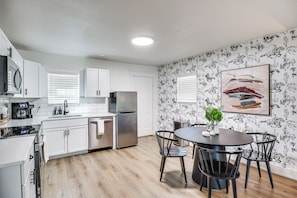 House (2 Bedrooms) | Interior