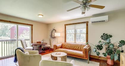Walk to River: Couples Retreat in Kintnersville!