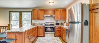 Walk to River: Couples Retreat in Kintnersville!