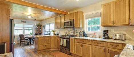 House (3 Bedrooms) | Interior