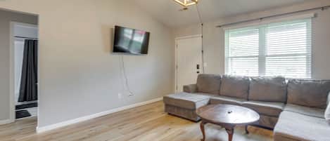 House (2 Bedrooms) | Interior