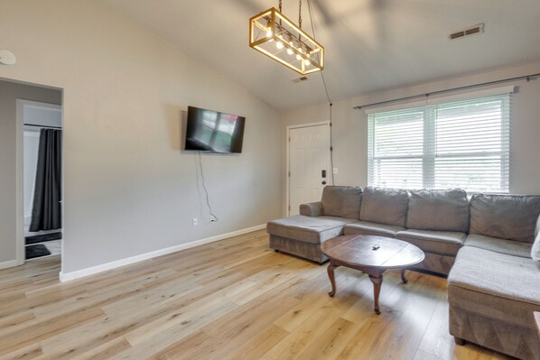 House (2 Bedrooms) | Interior