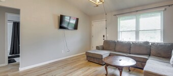 12 Mi to St Louis: Pet-friendly Metro East Home
