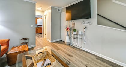 < 2 Mi to ECU & Medical District: Retreat w/ Patio