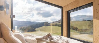 Quaint & cosy cabin tucked away in a private slice of Peak District countryside.