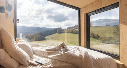 Quaint & cosy cabin tucked away in a private slice of Peak District countryside.