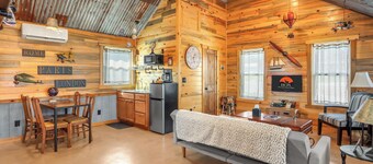 RusTx Ranch | Sleeps up to 51!