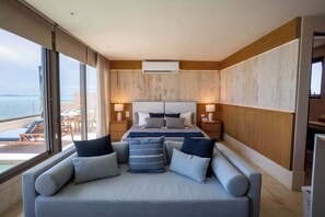 1 bedroom, iron/ironing board, travel cot, WiFi - Couples Retreat | Beachfront Rooftop & Jacuzzi (Isla Mujeres)