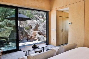 Desk, iron/ironing board, free WiFi, bed sheets - Two Private Luxury Designer Cabins in Prescott (Prescott)
