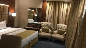 Standard Room, 1 King Bed | Premium bedding, desk, free WiFi, bed sheets