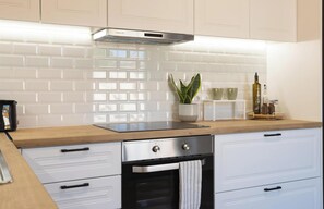 Villa, Mountain View | Private kitchen | Full-size fridge, oven, stovetop, dishwasher - Roots Villa (Platanias)