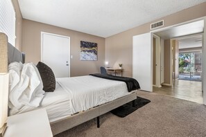 1 bedroom, desk, iron/ironing board, free WiFi