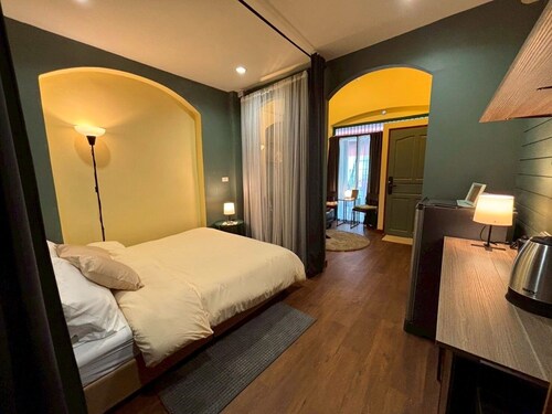 Cozy 2-bedroom apartment with AC in Khaosan road