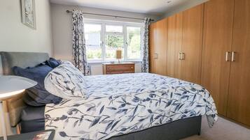 1 bedroom, individually decorated, individually furnished, free WiFi