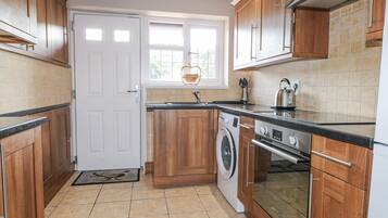 Cookware/dishes/utensils