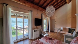 4 bedrooms, in-room safe, desk, iron/ironing board