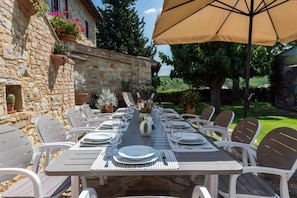 Outdoor dining