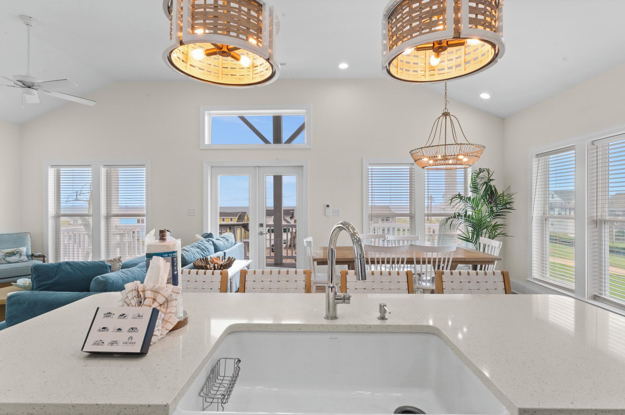 المنشأة من الداخل