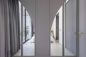 3 bedrooms, internet, bed sheets