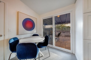 Dining - Stylish / Carport / 3 BR 2 BA / Big Yard / Grill (Tucson)