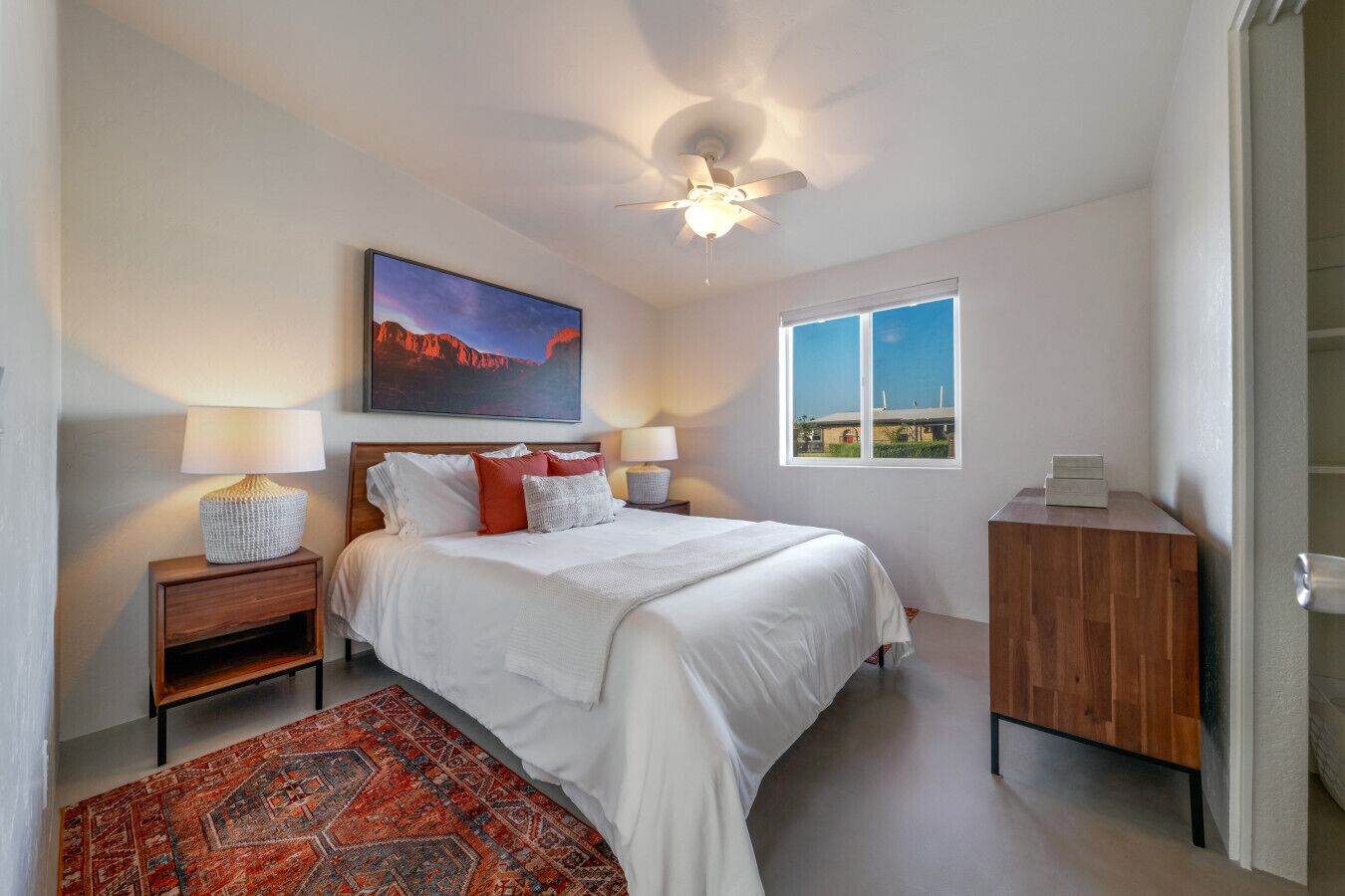 3 chambres, fer et planche à repasser, lit de bébé portatif, Wi-Fi