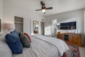 3 bedrooms, iron/ironing board, travel cot, WiFi