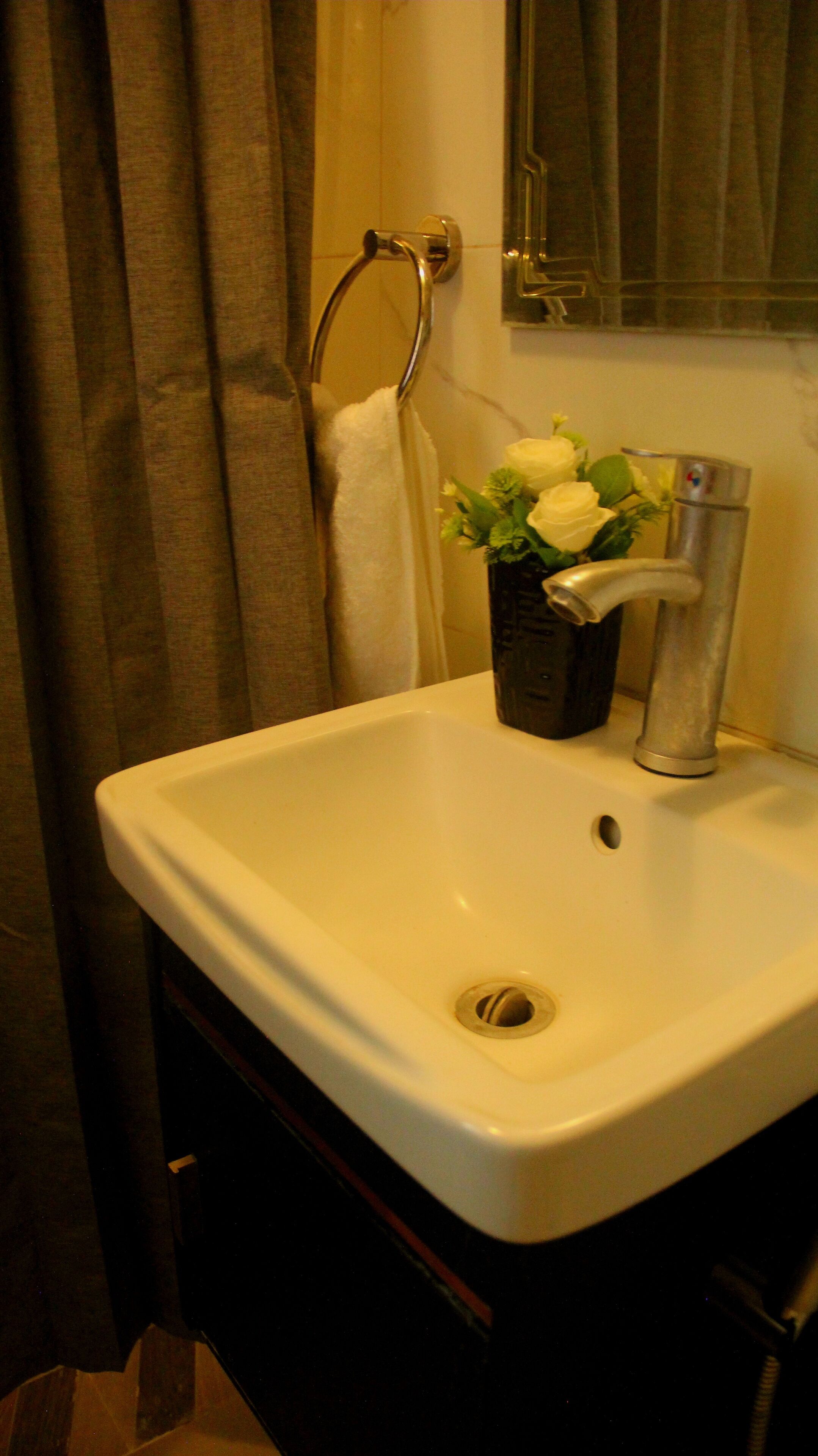 Hårføner, håndklær og toalettpapir