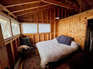 3 bedrooms, bed sheets