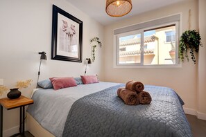 2 chambres, fer et planche à repasser, lit parapluie, Wi-Fi gratuit