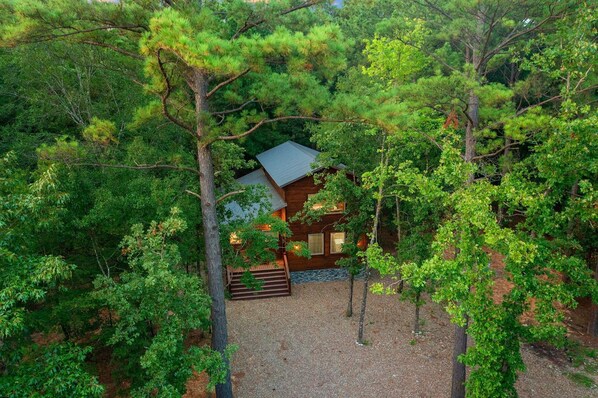Exterior - Pickleball, Pool, Splash Fountain, Clubhouse, Walking Trails, Basketball (Broken Bow)